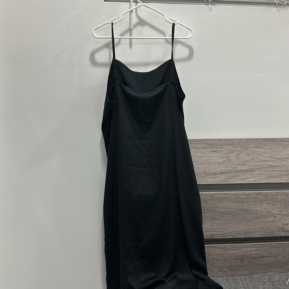 Amazon Slit Dress - Picture 2 of 6